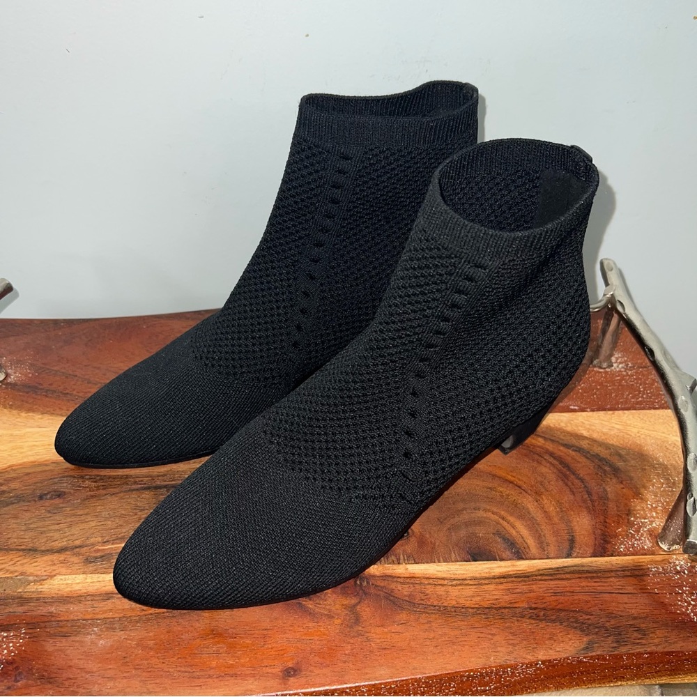 Eileen Fisher Black Stretch Knit Sock Ankle Booties 6.5 Pointed Toe - Picture 4 of 6